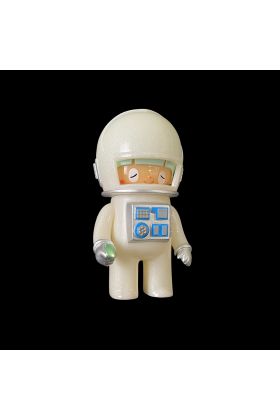 Astronaut White Pearl Sofubi Toy by Itokin Park